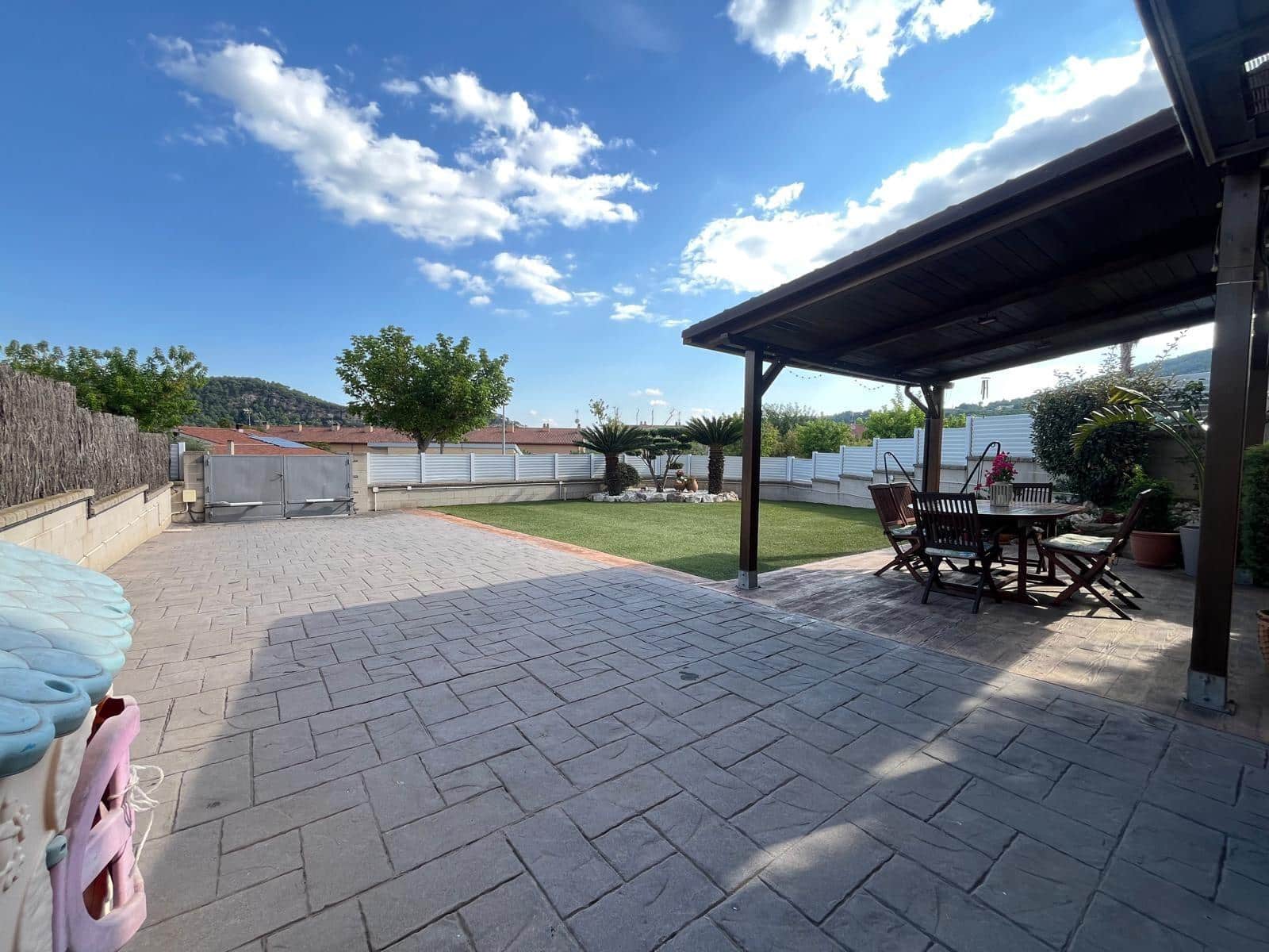 4 soveværelse Villa til salg i Vallbona d'Anoia med garage - € 340.000 (Ref: 9524303)