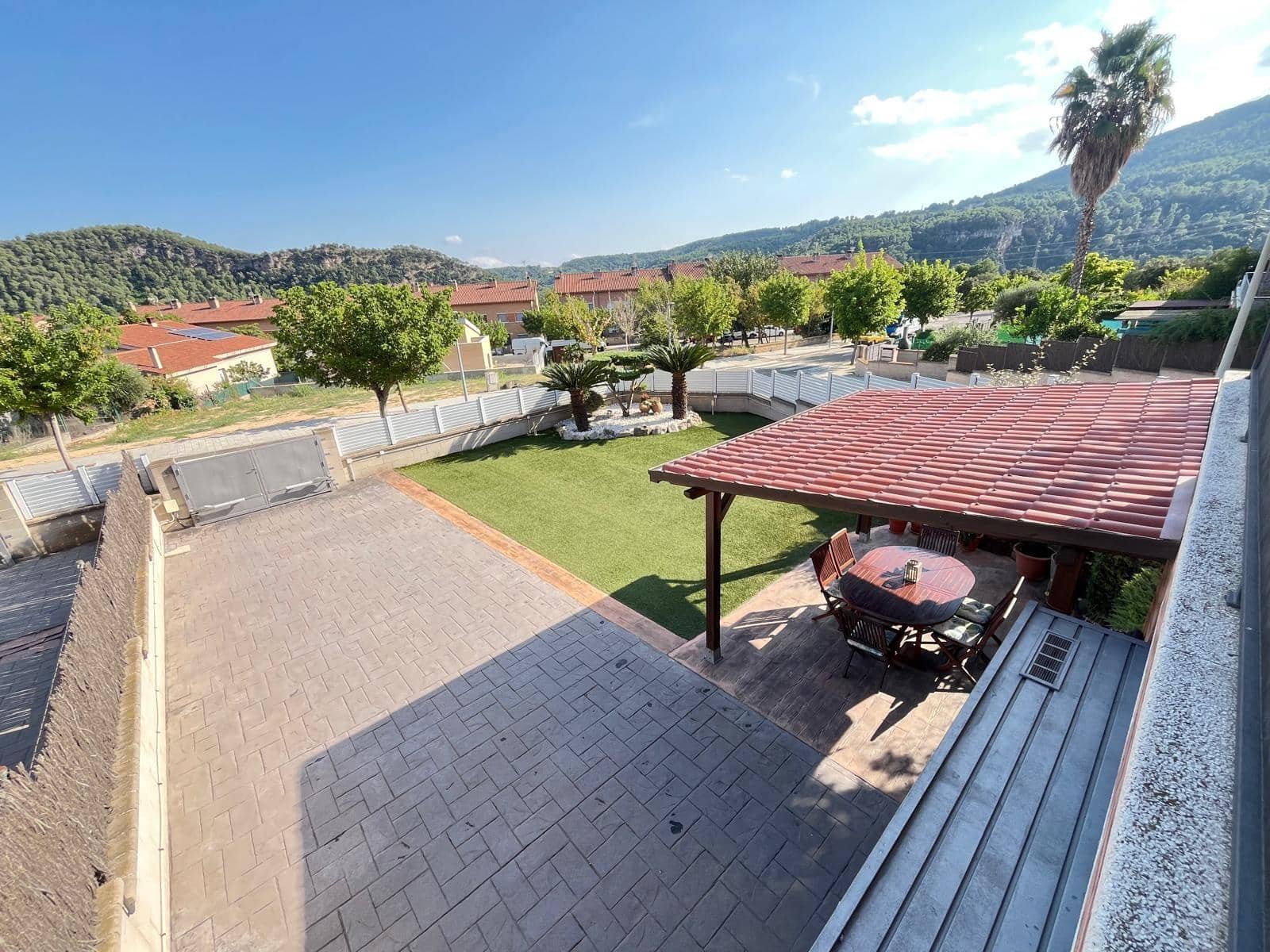 4 soveværelse Villa til salg i Vallbona d'Anoia med garage - € 340.000 (Ref: 9524303)