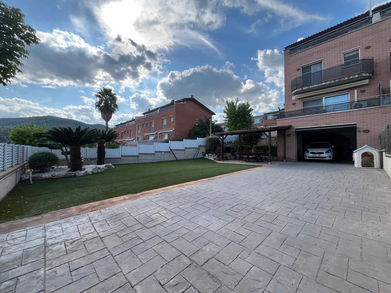 4 soveværelse Villa til salg i Vallbona d'Anoia med garage - € 340.000 (Ref: 9524303)