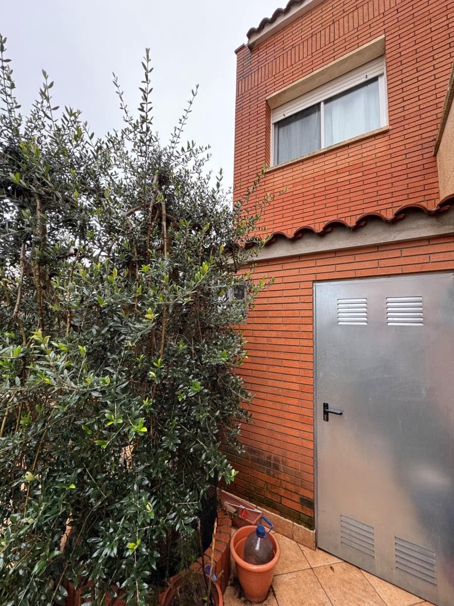 4 chambre Maison de Ville à vendre à Pira avec garage - 187 000 € (Ref: 9534030)