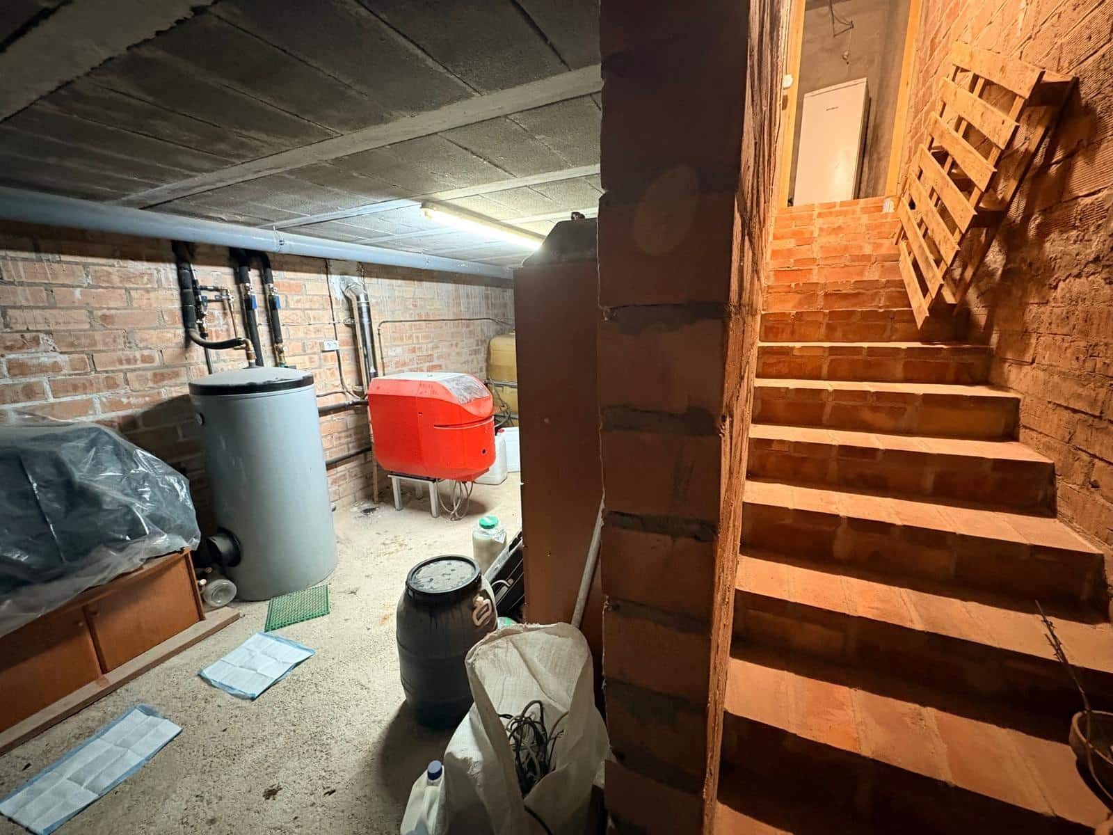 4 bedroom Townhouse for sale in Santa Coloma de Queralt with garage - € 150,000 (Ref: 9565244)