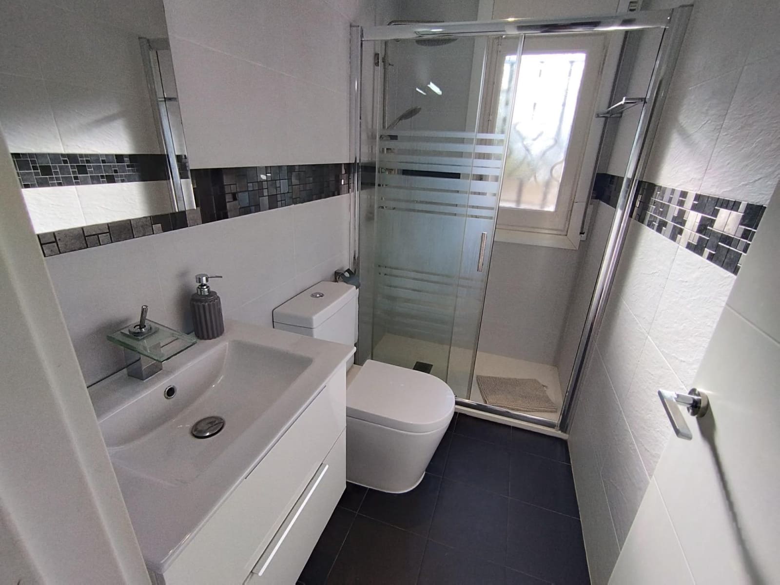 5 soverom Rekkehus til salgs i Salou med svømmebasseng garasje - € 495 000 (Ref: 9568661)