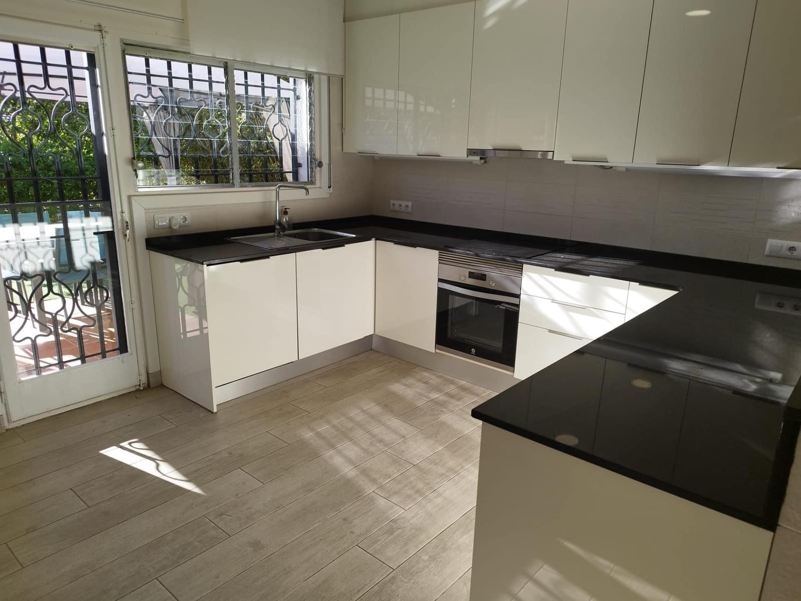 5 bedroom Terraced Villa for sale in Salou with pool garage - € 495,000 (Ref: 9568661)