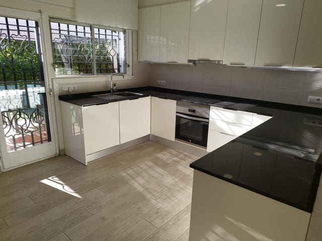 5 sypialnia Dom szeregowy na sprzedaż w Salou z basenem garażem - 495 000 € (Ref: 9568661)