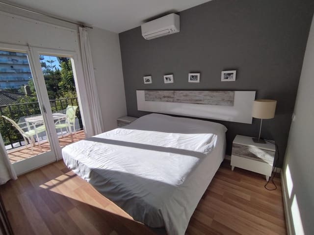 5 sypialnia Dom szeregowy na sprzedaż w Salou z basenem garażem - 495 000 € (Ref: 9568661)