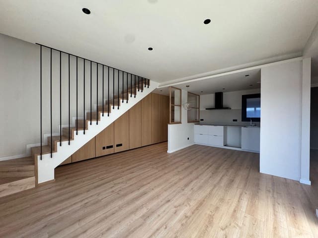 Apartamento de 3 habitaciones en Igualada en venta con garaje - 325.000 € (Ref: 9576706)