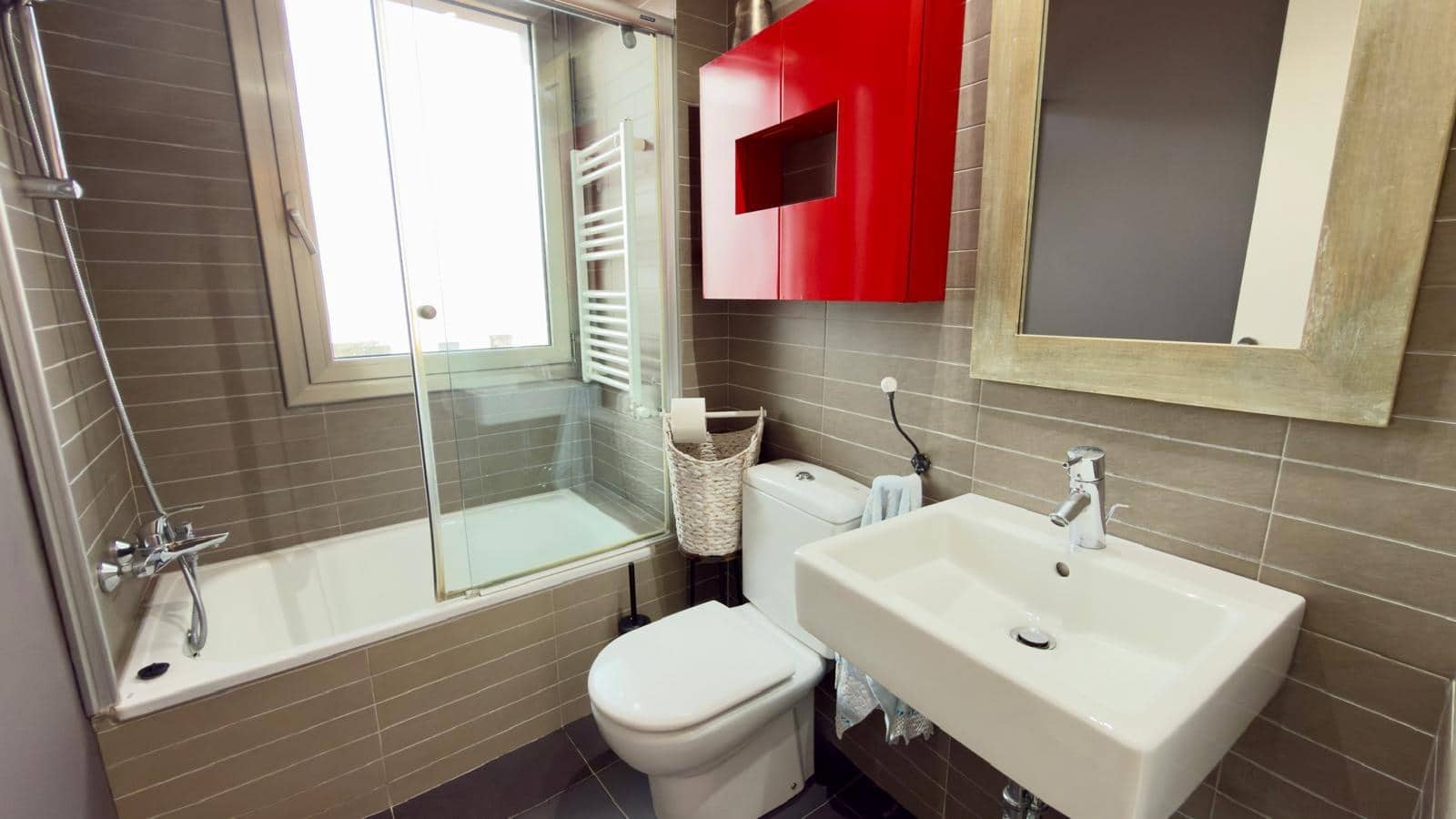 Chalet de 5 habitaciones en Castellolí en venta con garaje - 479.000 € (Ref: 9604977)