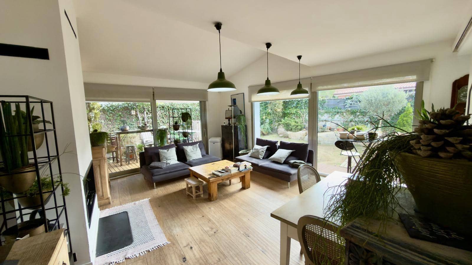 Chalet de 5 habitaciones en Castellolí en venta con garaje - 479.000 € (Ref: 9604977)