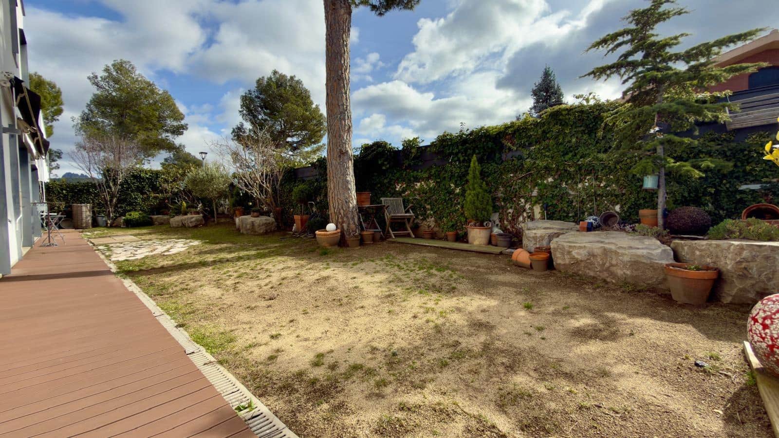 Chalet de 5 habitaciones en Castellolí en venta con garaje - 479.000 € (Ref: 9604977)