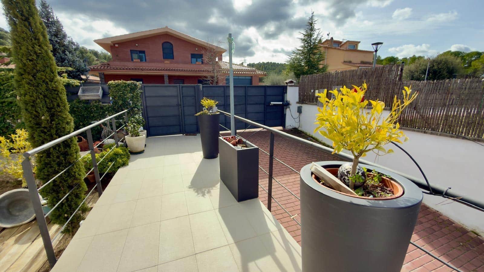 Chalet de 5 habitaciones en Castellolí en venta con garaje - 479.000 € (Ref: 9604977)