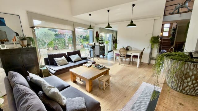 5 slaapkamer Villa te koop in Castellolí met garage - € 479.000 (Ref: 9604977)