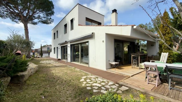 5 slaapkamer Villa te koop in Castellolí met garage - € 479.000 (Ref: 9604977)
