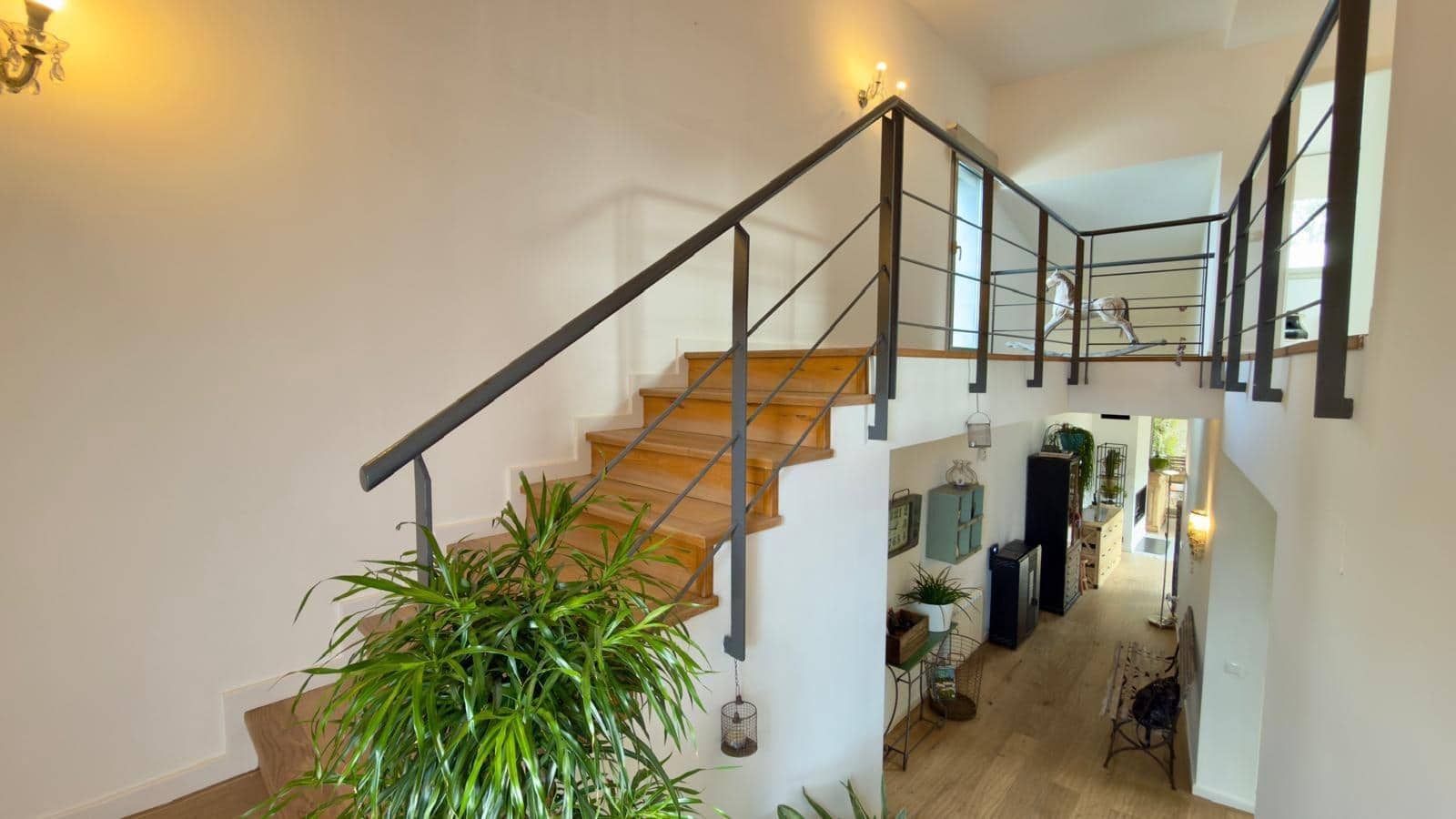 5 bedroom Villa for sale in Castelloli with garage - € 479,000 (Ref: 9604977)