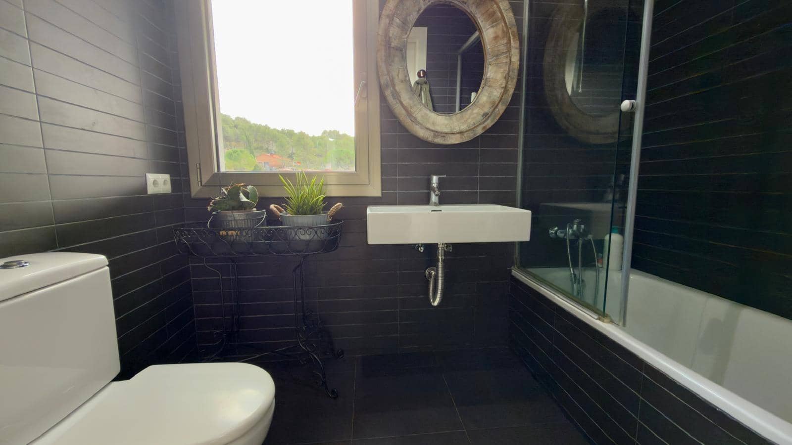 5 bedroom Villa for sale in Castelloli with garage - € 479,000 (Ref: 9604977)