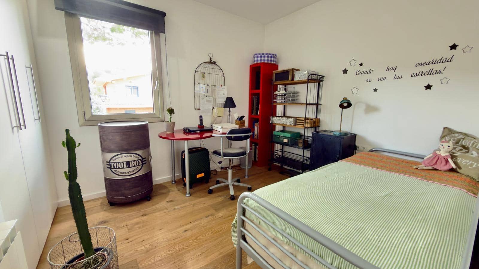 5 bedroom Villa for sale in Castelloli with garage - € 479,000 (Ref: 9604977)