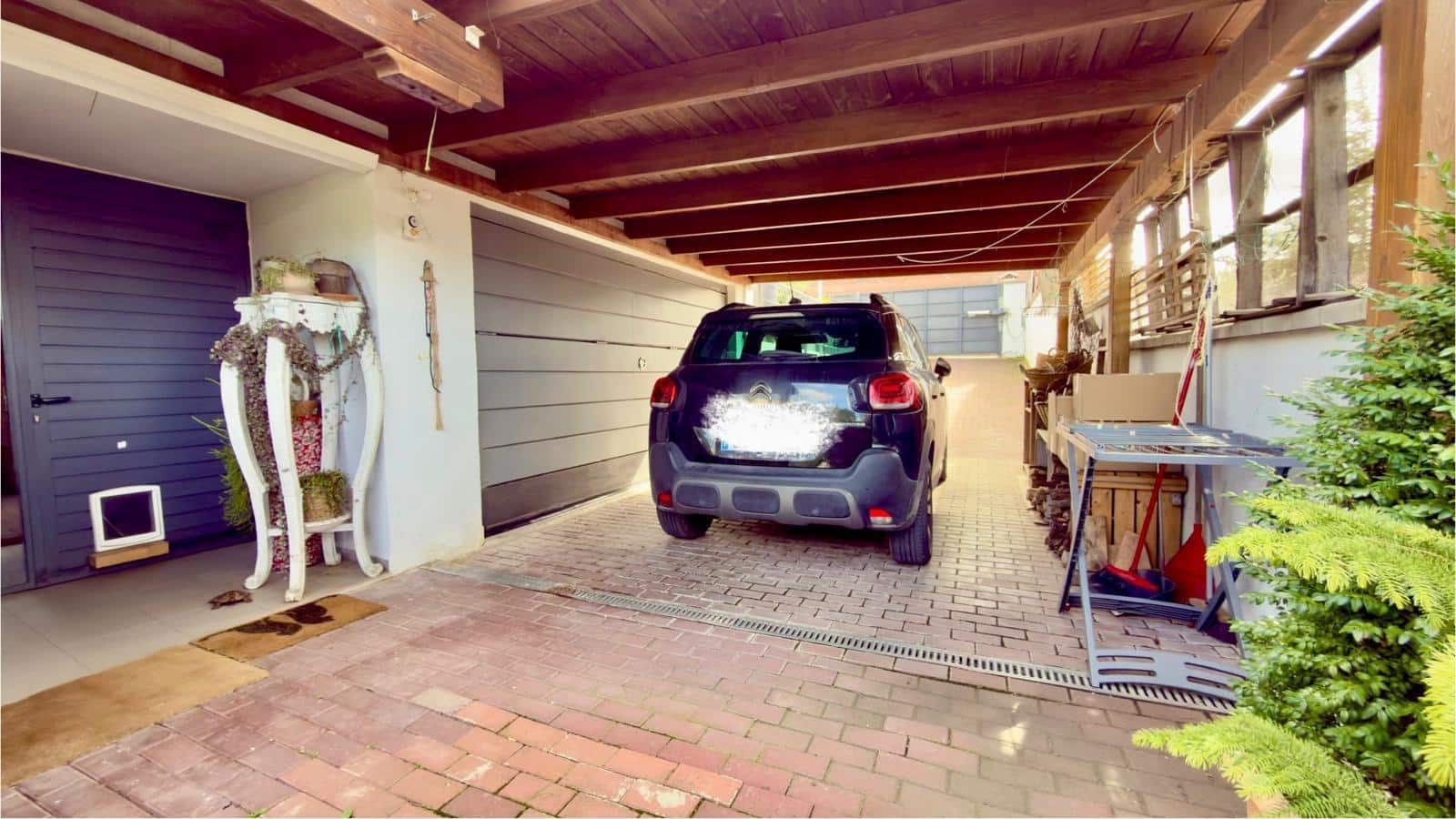 5 bedroom Villa for sale in Castelloli with garage - € 479,000 (Ref: 9604977)