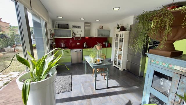 5 sypialnia Willa na sprzedaż w Castellolí z garażem - 479 000 € (Ref: 9604977)