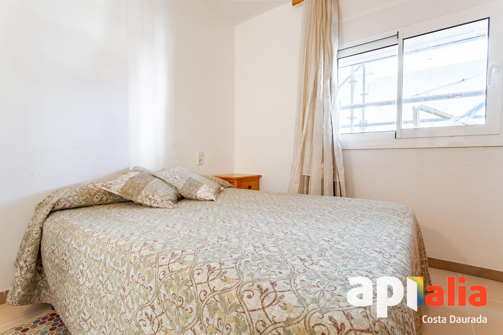 2 bedroom Flat for sale in Salou with pool - € 169,000 (Ref: 9608071)