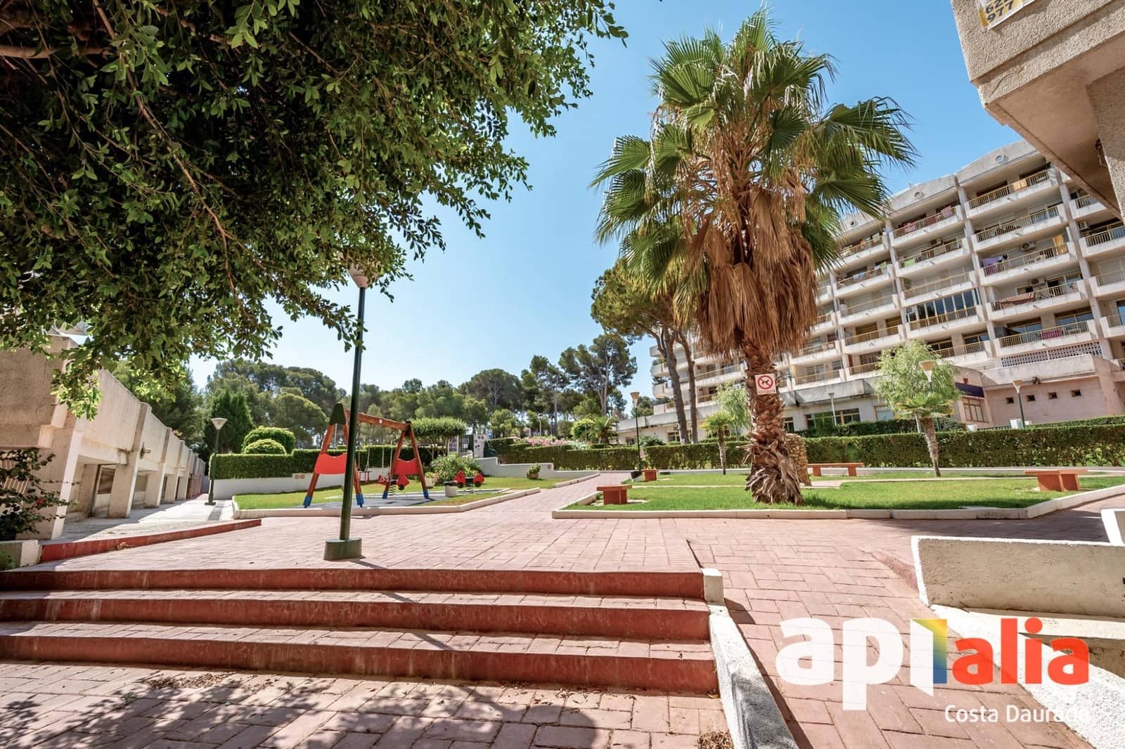 2 bedroom Flat for sale in Salou with pool - € 169,000 (Ref: 9608071)