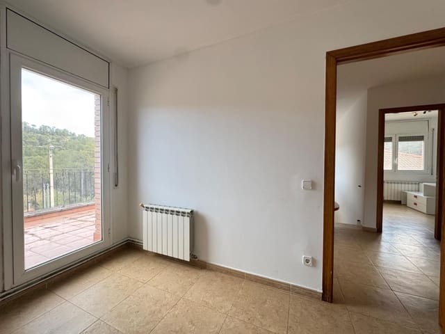 4 bedroom Villa for sale in La Pobla de Claramunt - € 250,000 (Ref: 9619233)