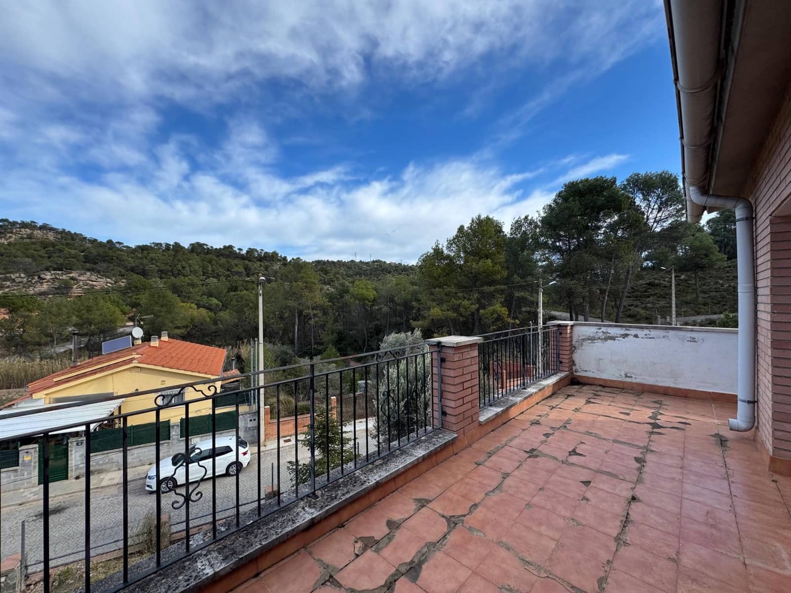 4 bedroom Villa for sale in La Pobla de Claramunt - € 250,000 (Ref: 9619233)