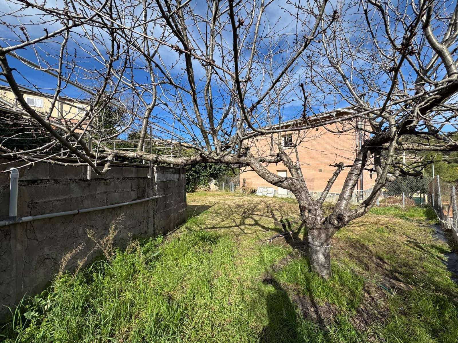 4 bedroom Villa for sale in La Pobla de Claramunt - € 250,000 (Ref: 9619233)