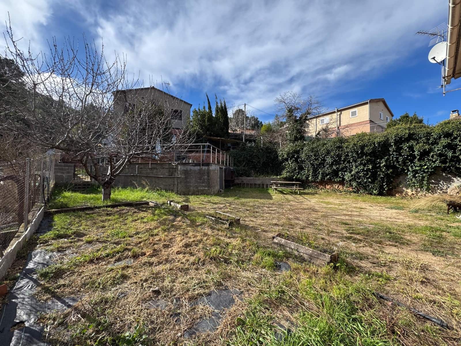 4 bedroom Villa for sale in La Pobla de Claramunt - € 250,000 (Ref: 9619233)