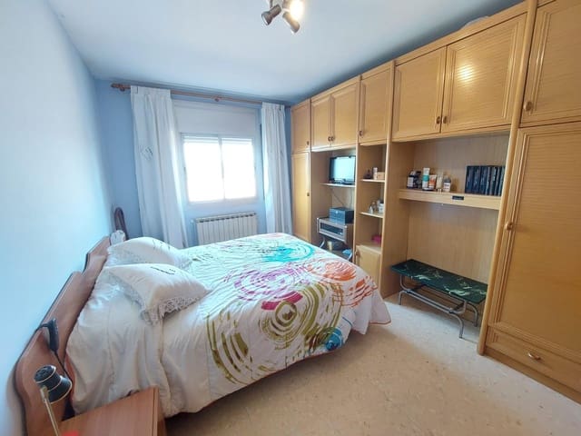 4 sypialnia Willa na sprzedaż w Odena z garażem - 269 000 € (Ref: 9627504)