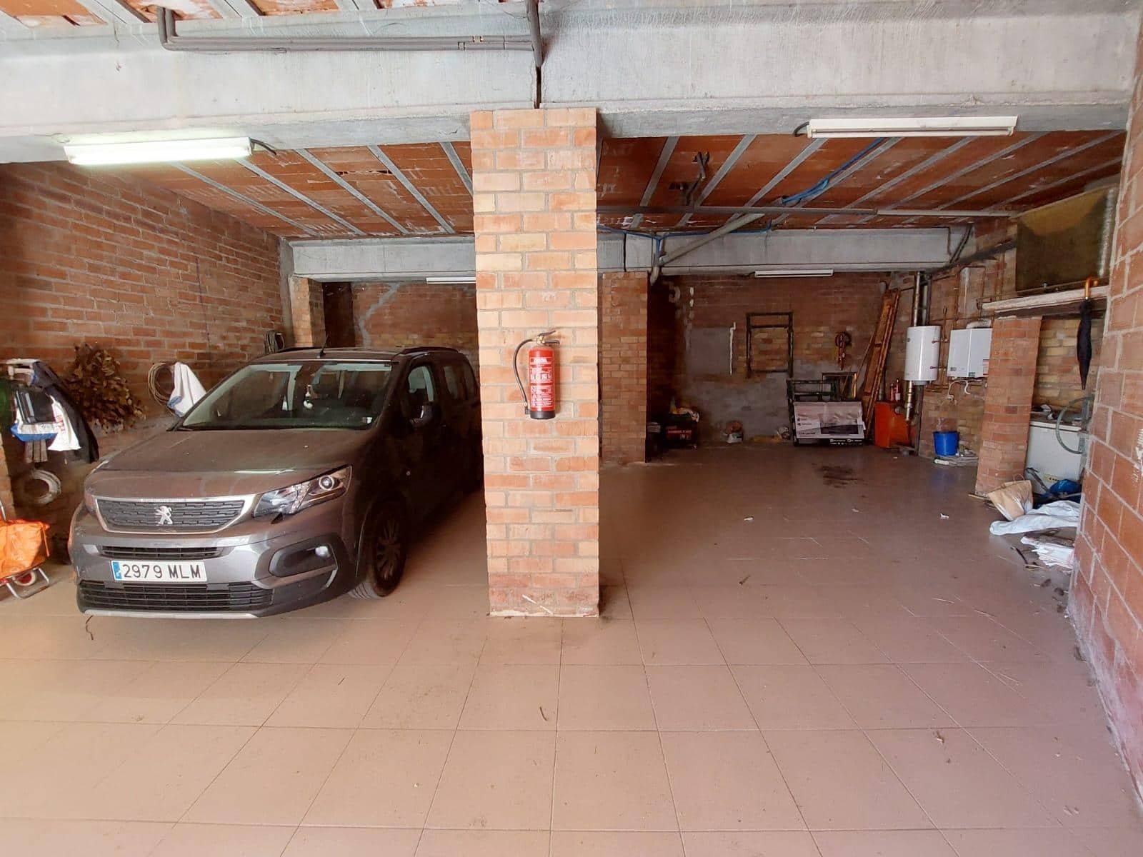 4 soverom Villa til salgs i Odena med garasje - € 269 000 (Ref: 9627504)