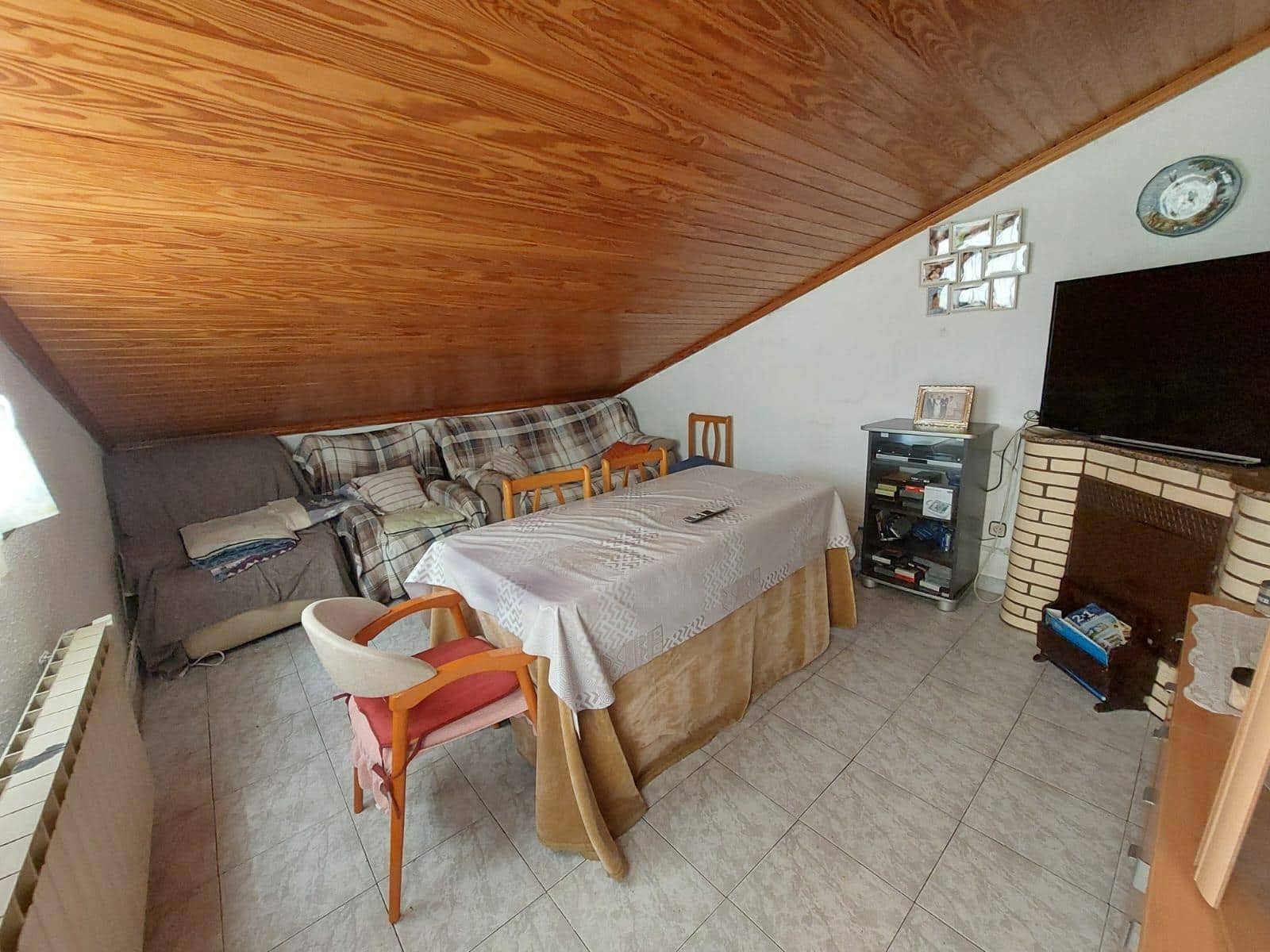 4 soverom Villa til salgs i Odena med garasje - € 269 000 (Ref: 9627504)