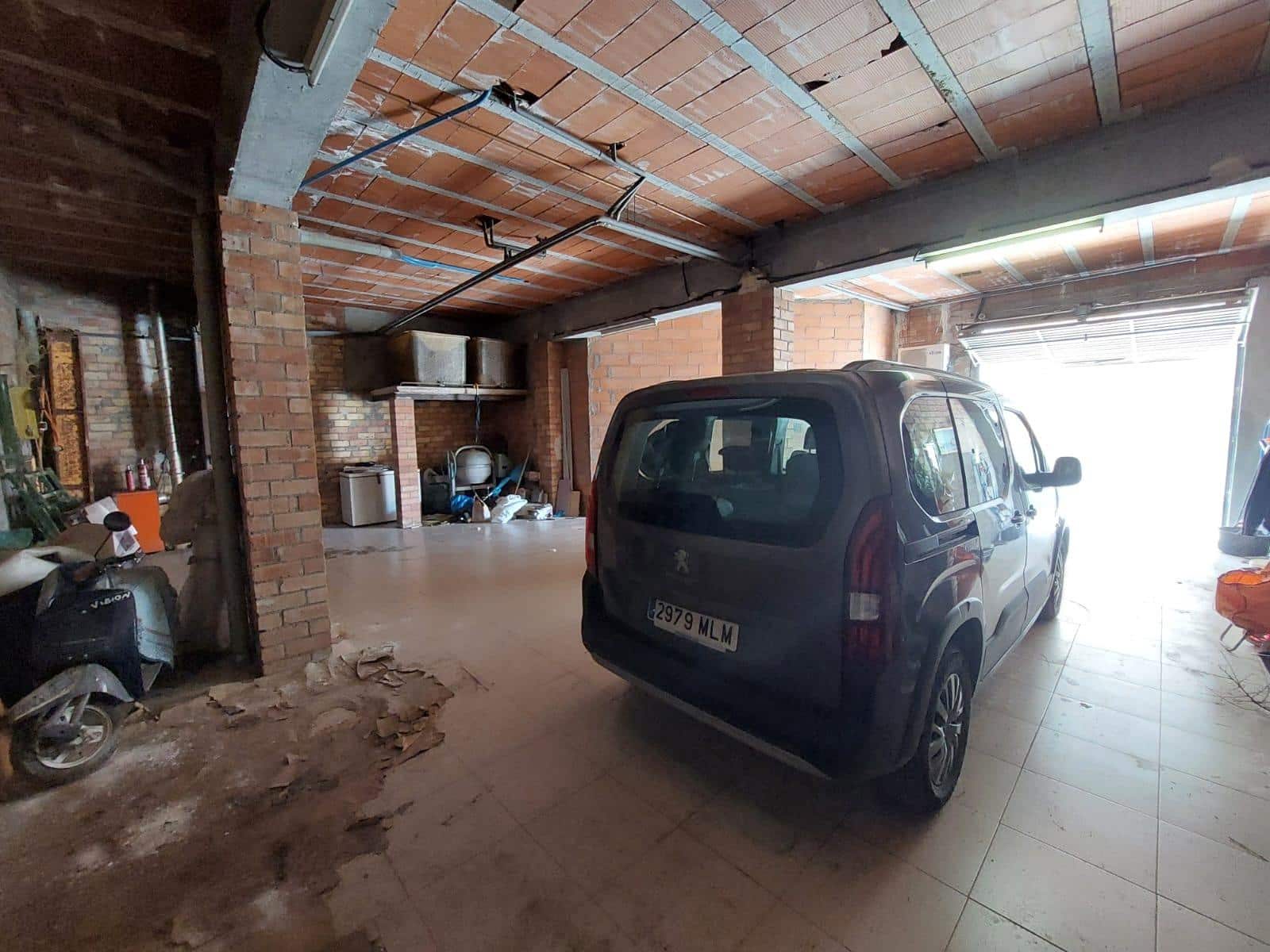 4 soverom Villa til salgs i Odena med garasje - € 269 000 (Ref: 9627504)