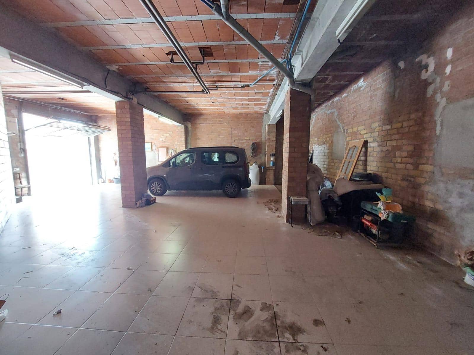 4 bedroom Villa for sale in Odena with garage - € 269,000 (Ref: 9627504)