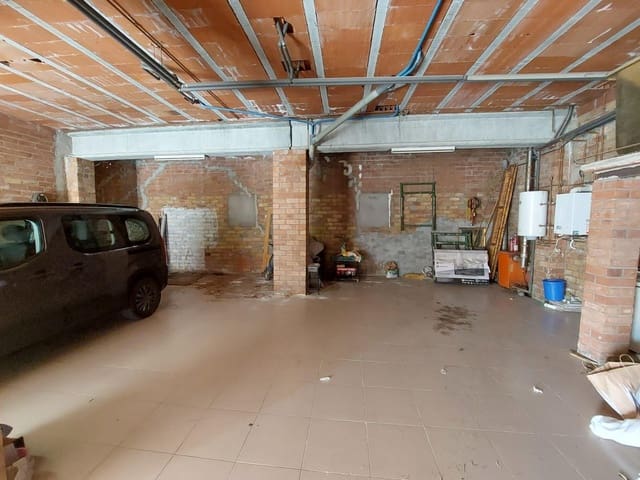 Chalet de 4 habitaciones en Odena en venta con garaje - 269.000 € (Ref: 9627504)