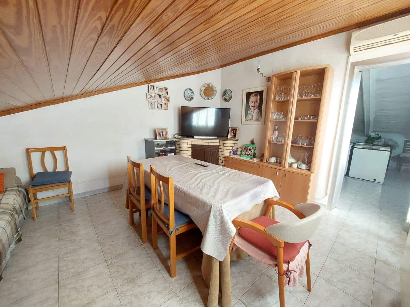 4 bedroom Villa for sale in Odena with garage - € 269,000 (Ref: 9627504)