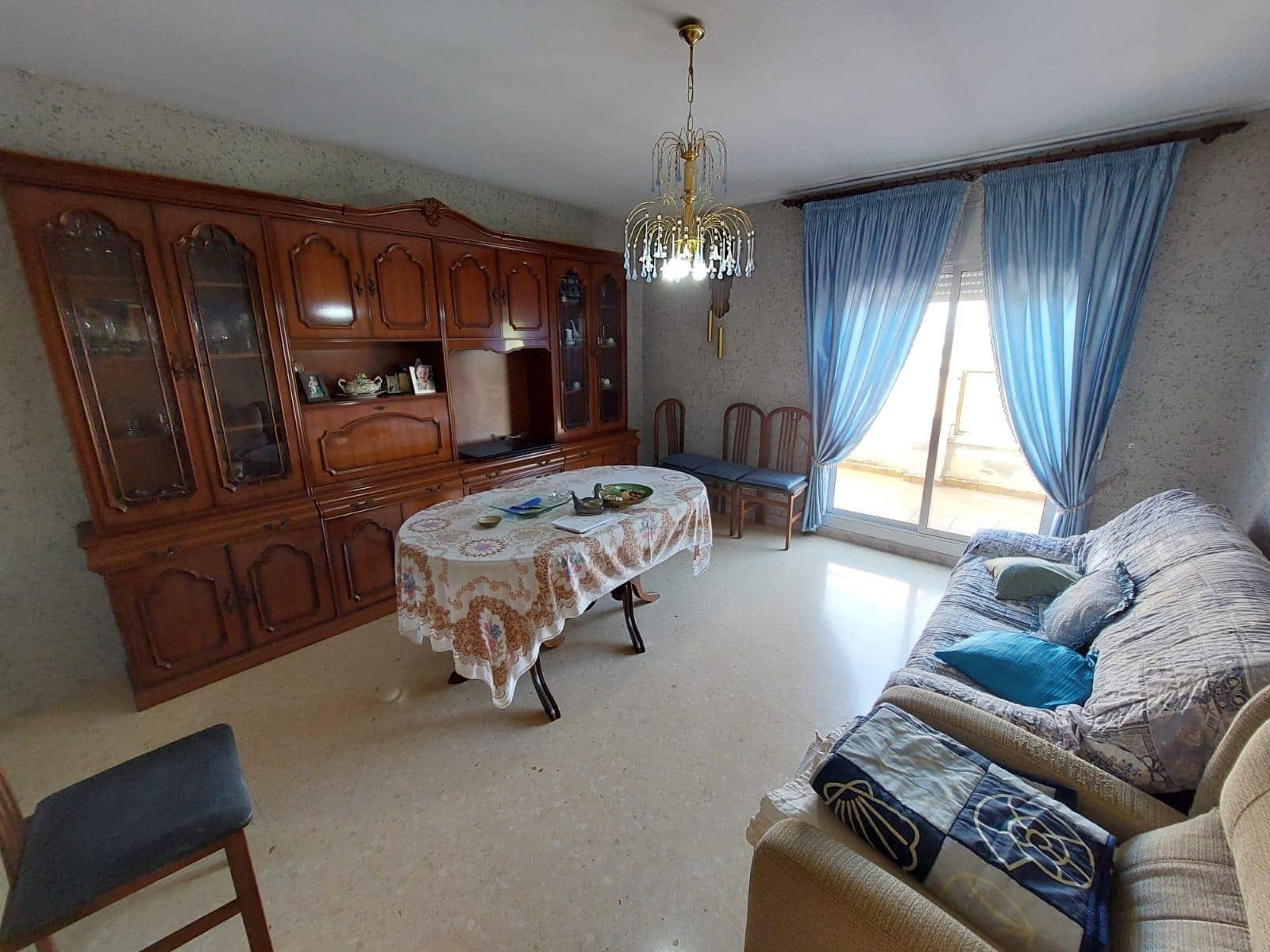 4 bedroom Villa for sale in Odena with garage - € 269,000 (Ref: 9627504)