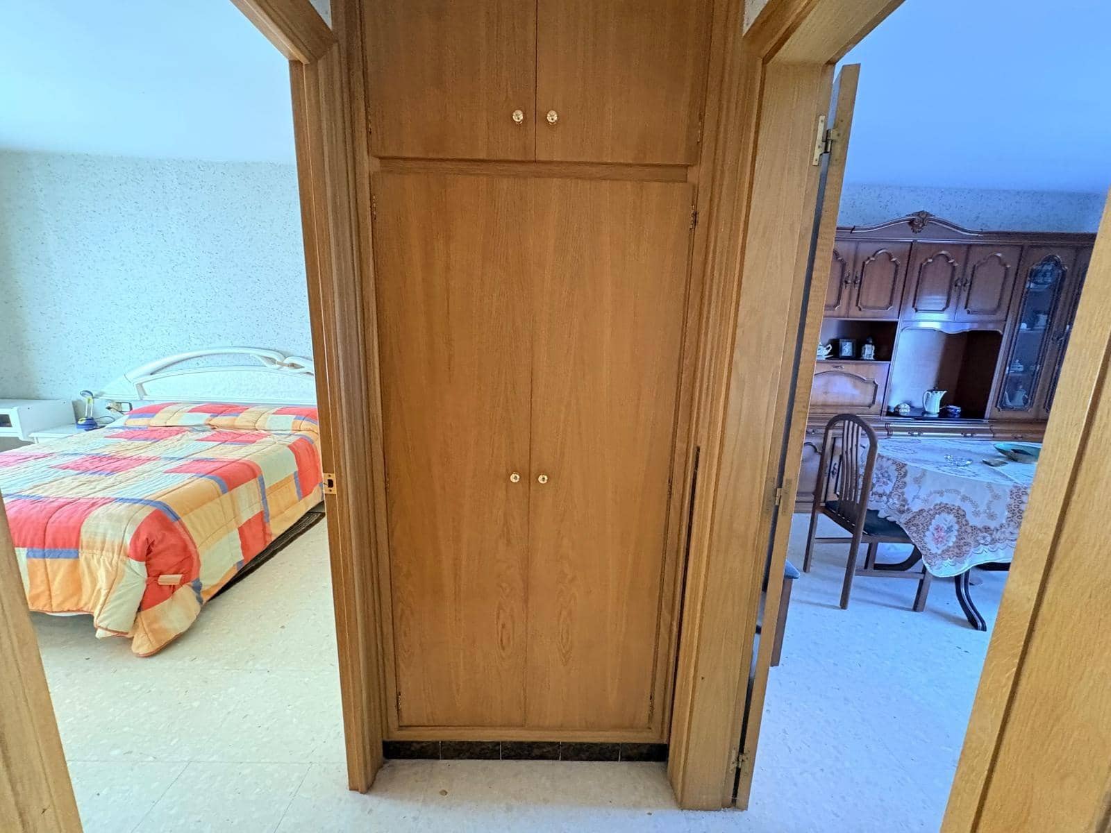 4 bedroom Villa for sale in Odena with garage - € 269,000 (Ref: 9627504)