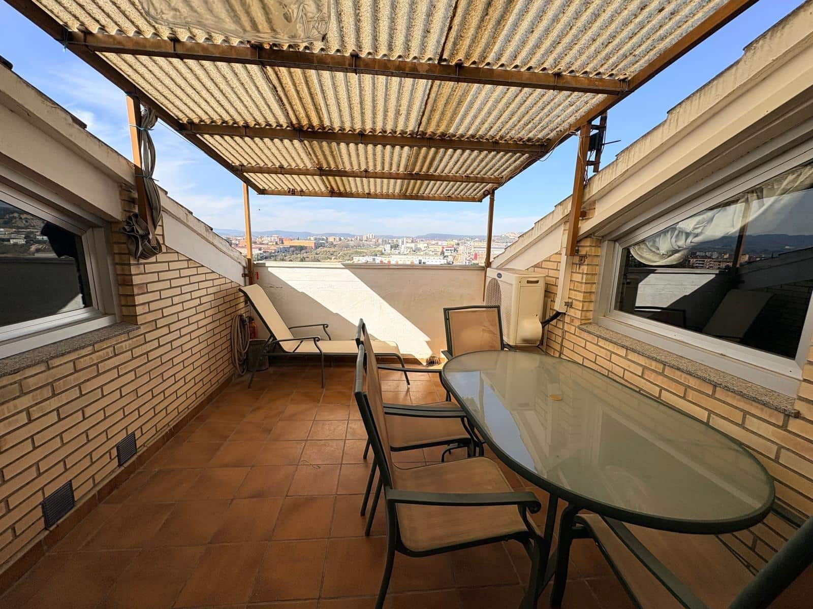 4 bedroom Villa for sale in Odena with garage - € 269,000 (Ref: 9627504)