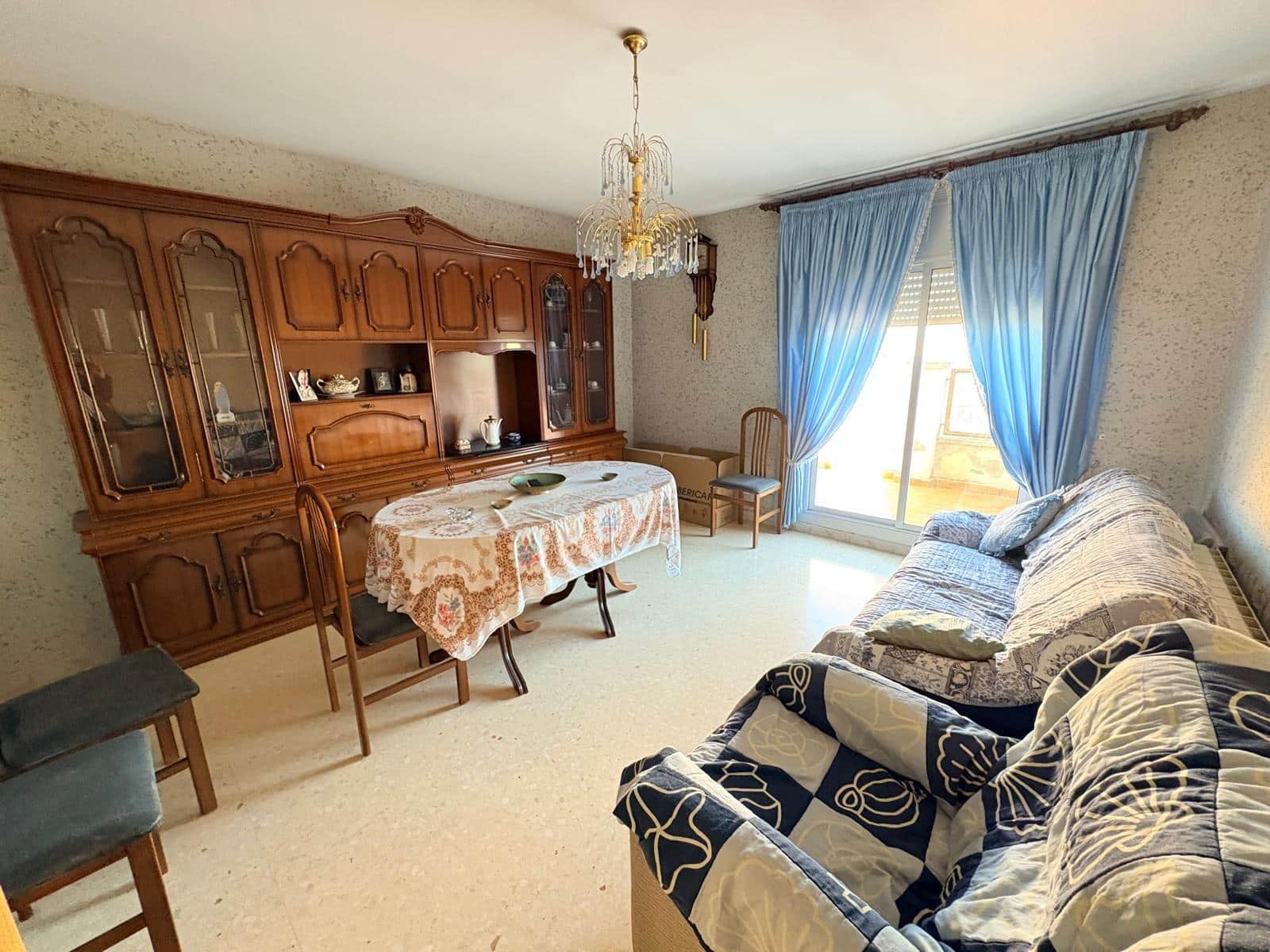 4 bedroom Villa for sale in Odena with garage - € 269,000 (Ref: 9627504)