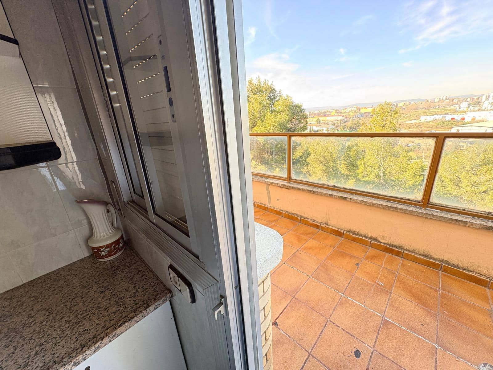 4 bedroom Villa for sale in Odena with garage - € 269,000 (Ref: 9627504)