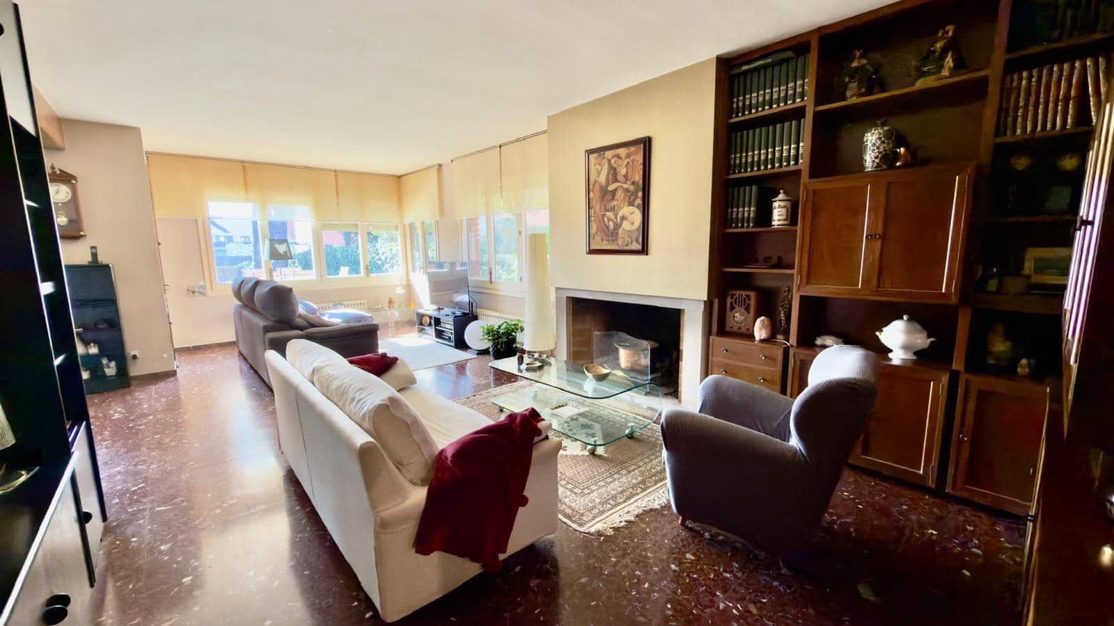 Chalet de 5 habitaciones en Igualada en venta con piscina garaje - 690.000 € (Ref: 9634268)