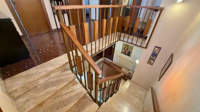 5 sypialnia Willa na sprzedaż w Igualada z basenem garażem - 690 000 € (Ref: 9634268)