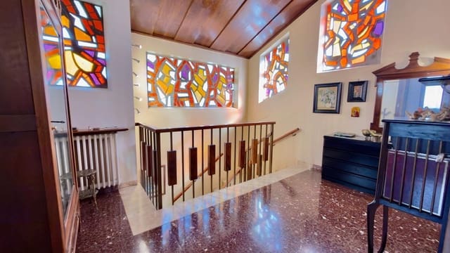 5 sypialnia Willa na sprzedaż w Igualada z basenem garażem - 690 000 € (Ref: 9634268)