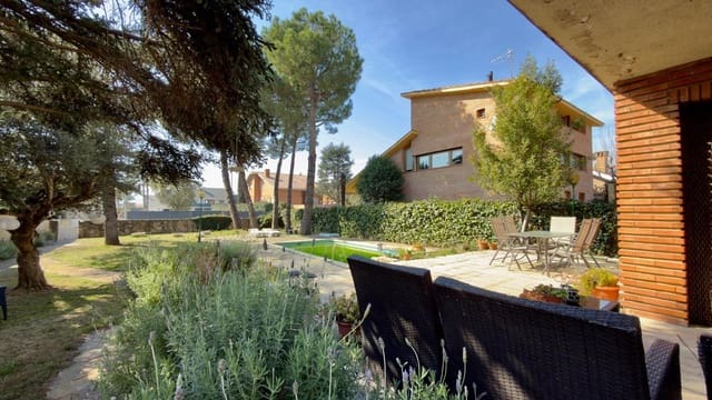 5 sypialnia Willa na sprzedaż w Igualada z basenem garażem - 690 000 € (Ref: 9634268)