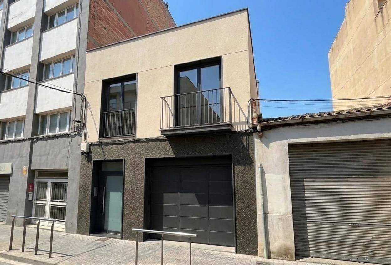 4 makuuhuone Huvila myytävänä paikassa Igualada mukana 
autotalli - 350 000 € (Ref: 9645024)