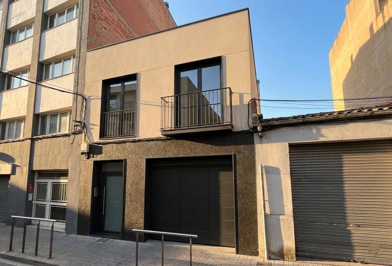 4 makuuhuone Huvila myytävänä paikassa Igualada mukana 
autotalli - 350 000 € (Ref: 9645024)