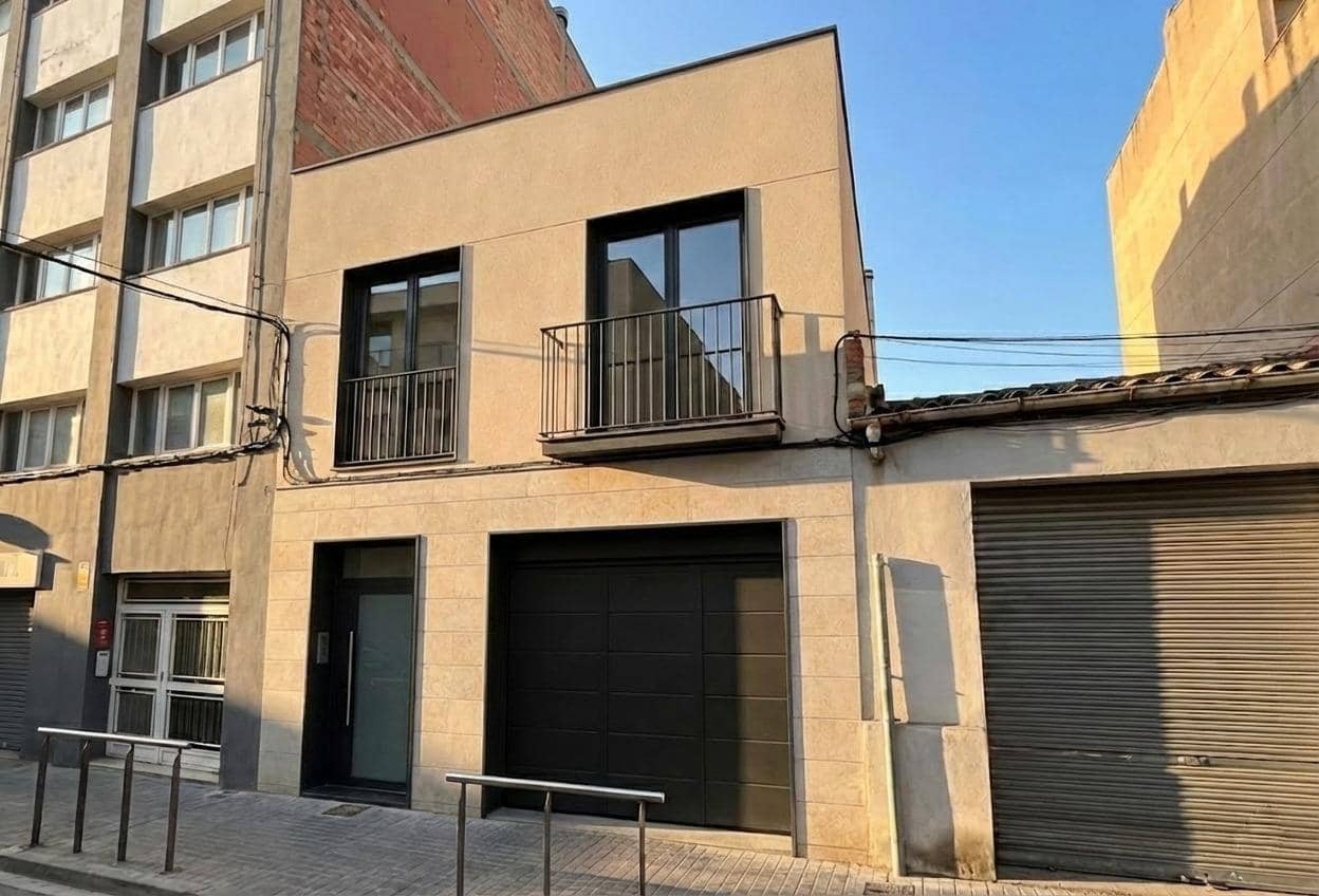 4 makuuhuone Huvila myytävänä paikassa Igualada mukana 
autotalli - 350 000 € (Ref: 9645024)