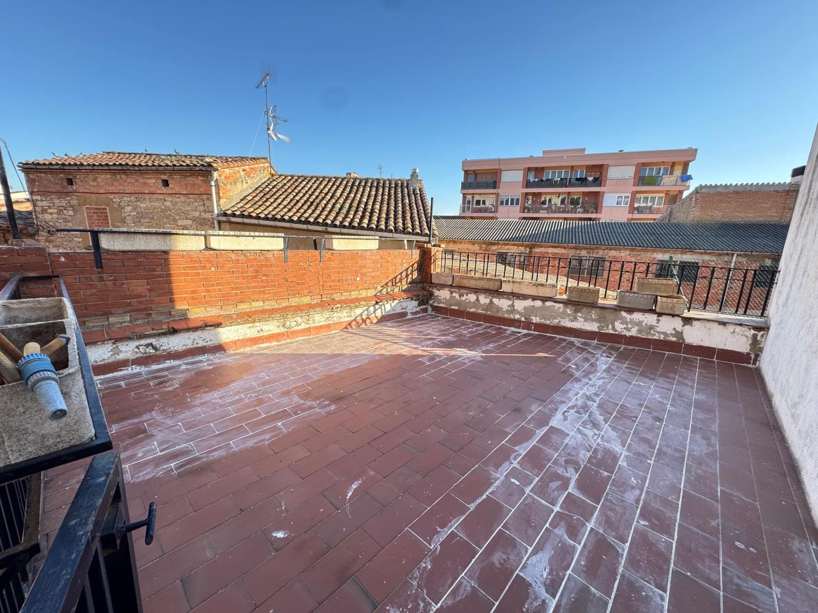 2 bedroom Loft for sale in Calaf with garage - € 87,500 (Ref: 9695352)