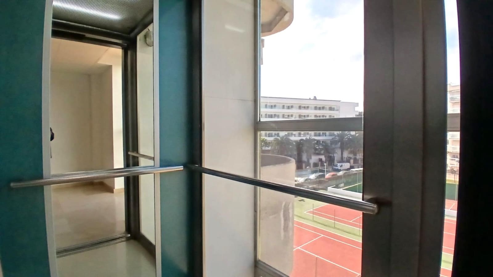 2 slaapkamer Flat te koop in Salou met zwembad - € 245.000 (Ref: 9695353)