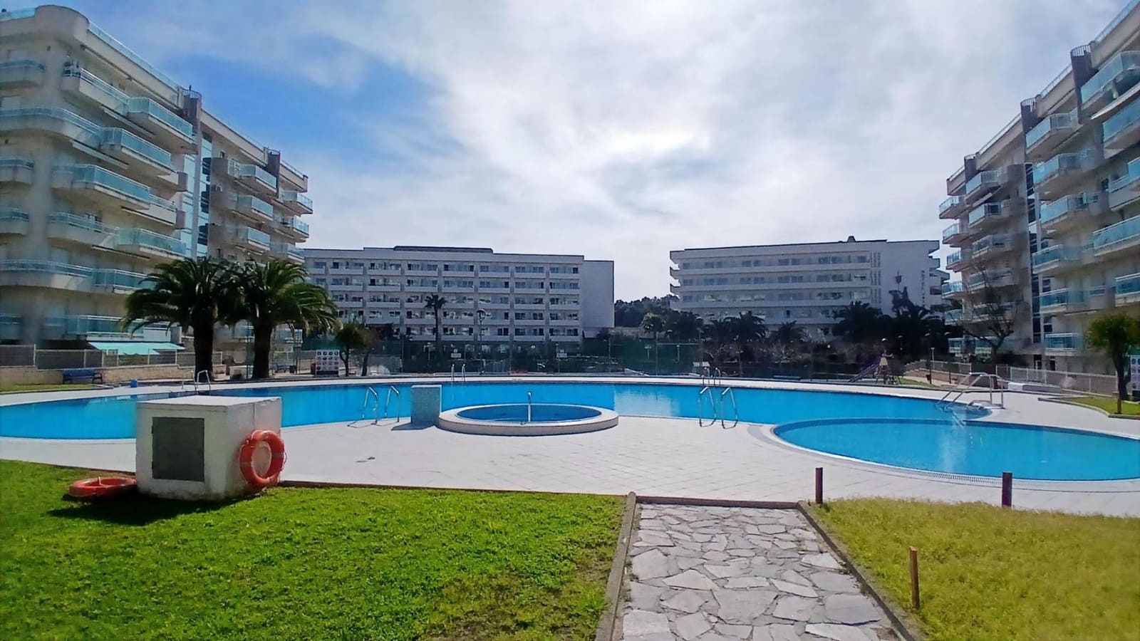 2 slaapkamer Flat te koop in Salou met zwembad - € 245.000 (Ref: 9695353)