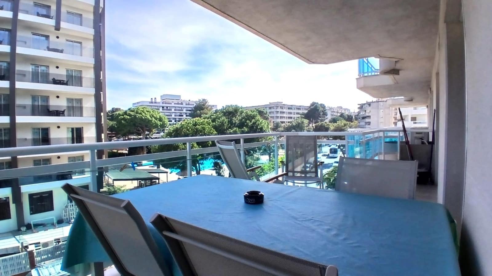 2 slaapkamer Flat te koop in Salou met zwembad - € 245.000 (Ref: 9695353)